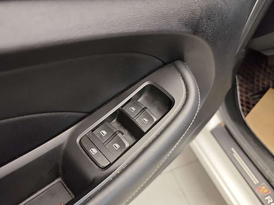 Roewe i5 2020 car image #10