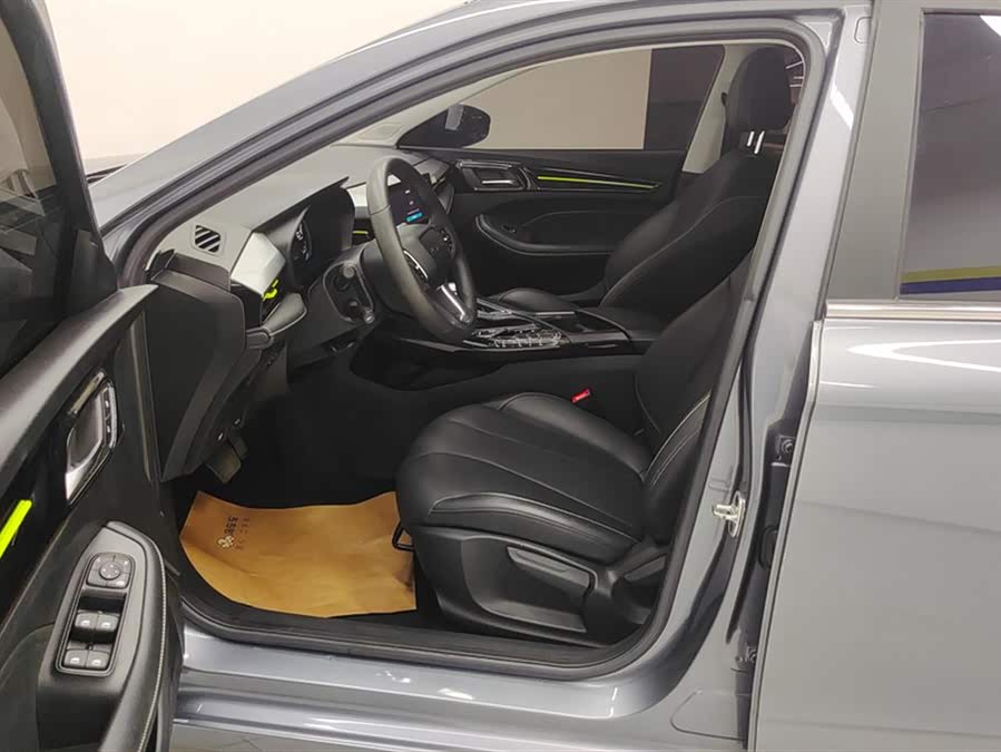 Roewe i5 2023 car image #10