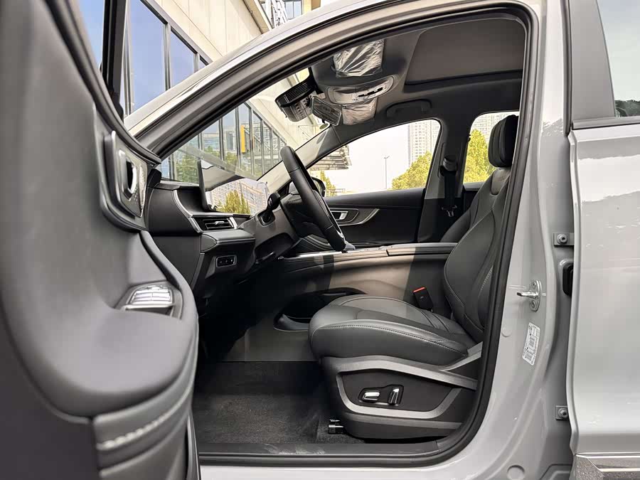 Chery Tiggo 8 PRO New Energy 2025 car image #10