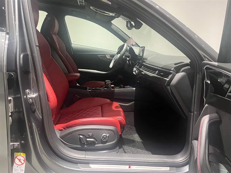 Audi S4 2023 صورة سيارة #10