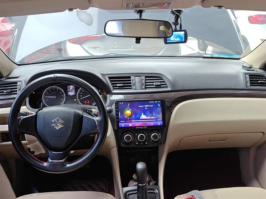 Suzuki Ciaz 2016 immagine di auto #10