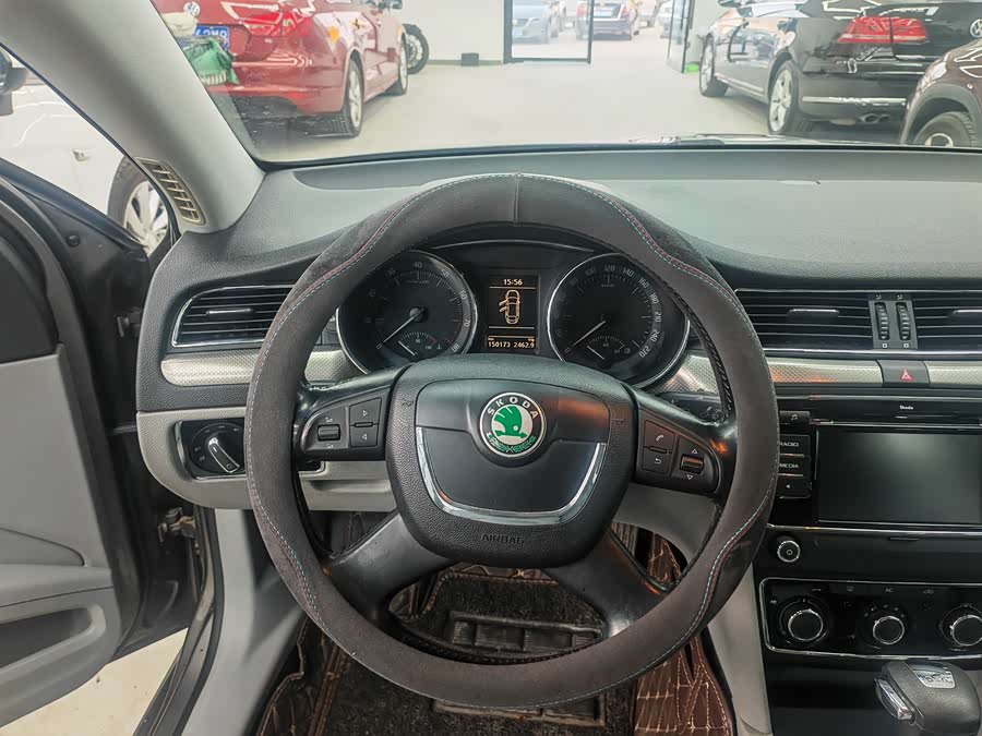 Skoda Superb 2012 imagen de coche #10