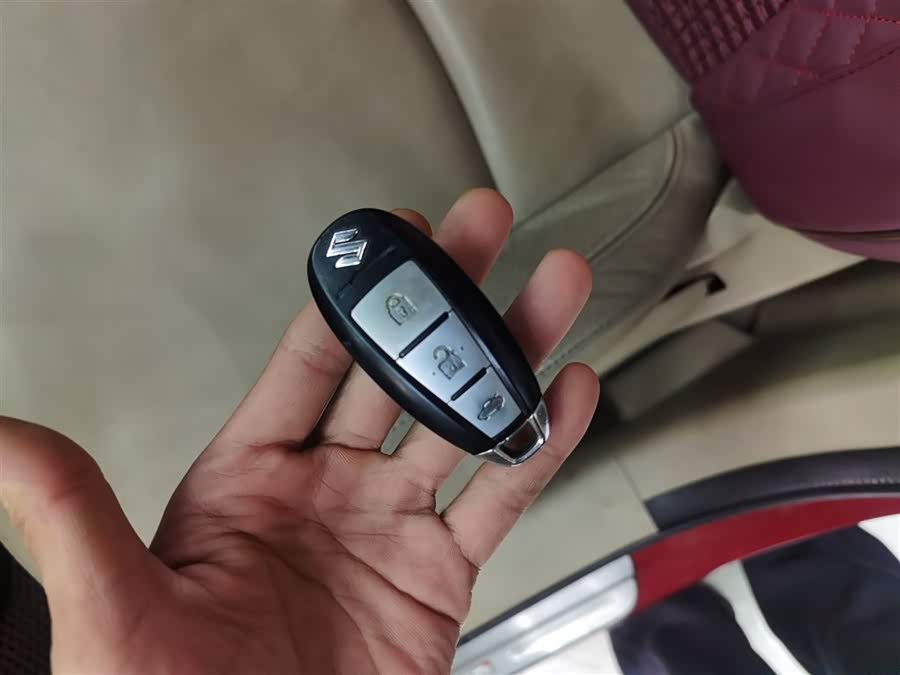 Suzuki Ciaz 2014 изображение автомобиля #10