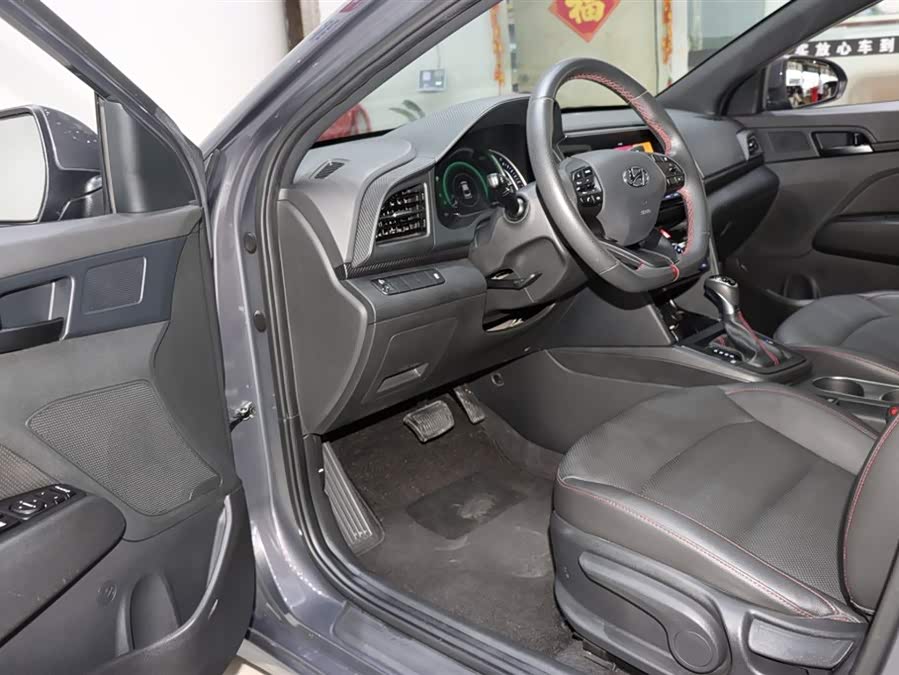 Hyundai Elantra AD 2019 car image #10