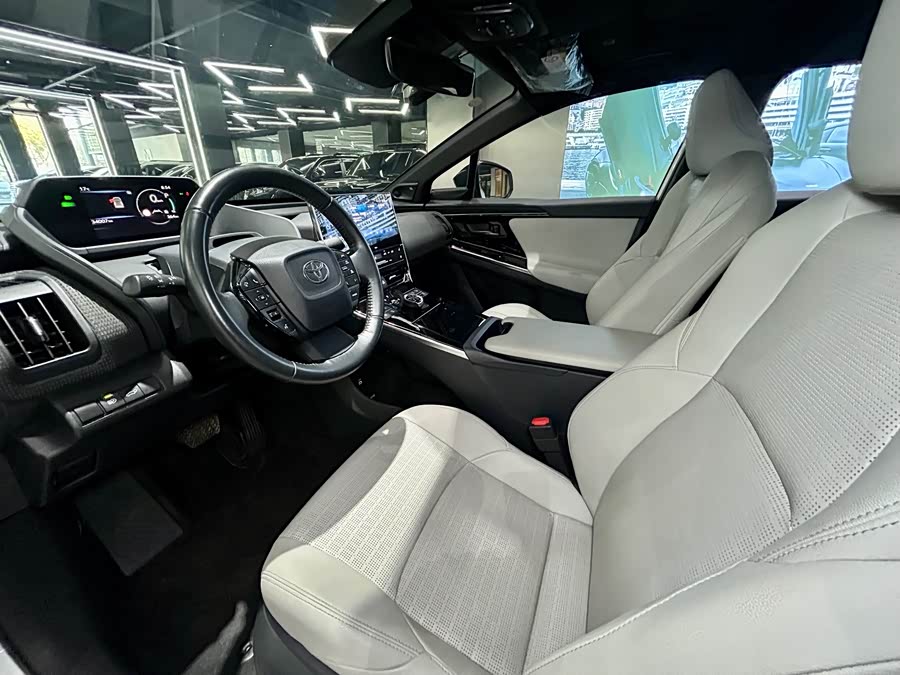 Toyota bZ4X 2022 immagine di auto #10