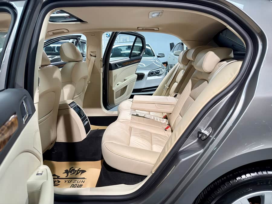 Skoda Superb 2012 car image #10