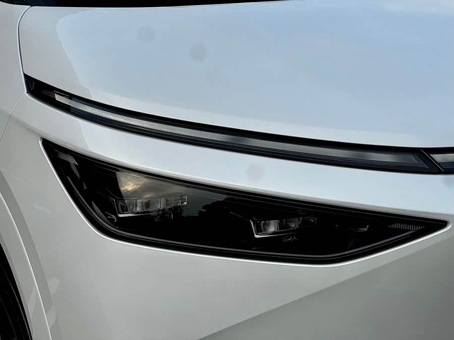 Xpeng X9 2024 immagine di auto #10