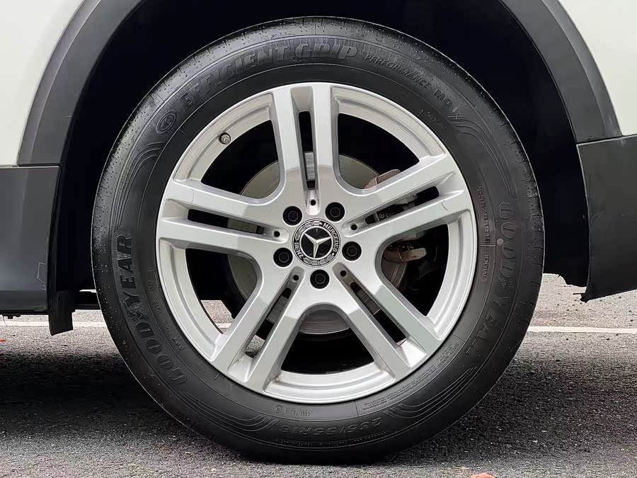 Mercedes-Benz GLB Class 2022 car image #10