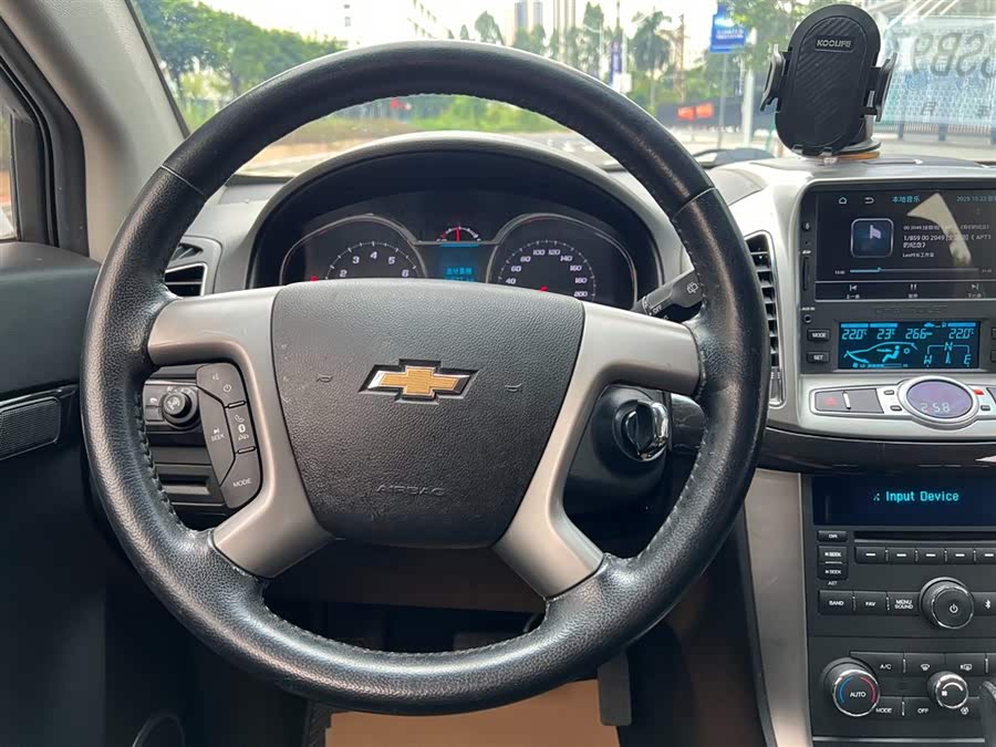 Chevrolet Captiva 2017 car image #10