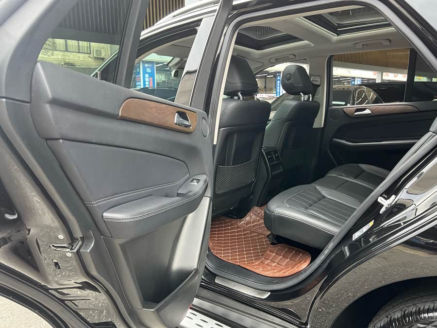 Mercedes-Benz GLE Class 2018 #10 Mercedes-Benz GLE Class 2018 car image #10