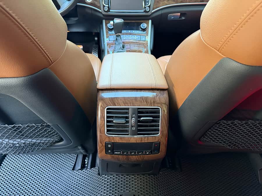 Haval H8 2015 car image #10