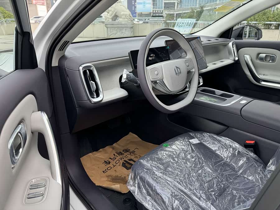 零跑汽车 零跑B01 汽车图片 #10