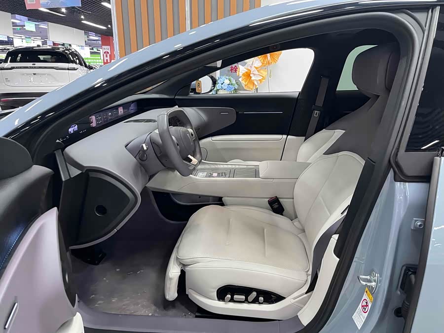 Avatr 12 2023 car image #10