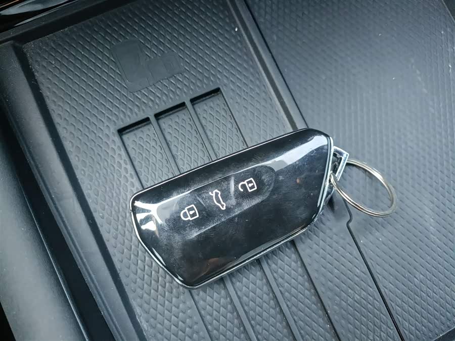 Volkswagen ID.UNYX 06 2024 imagem de carro #10