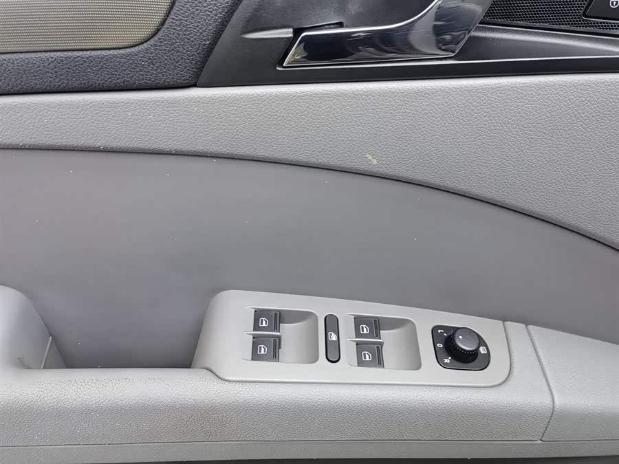 Skoda Superb 2014 car image #10