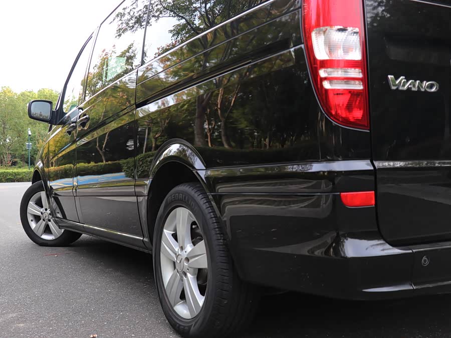 奔驰 唯雅诺 2011 汽车图片 #10