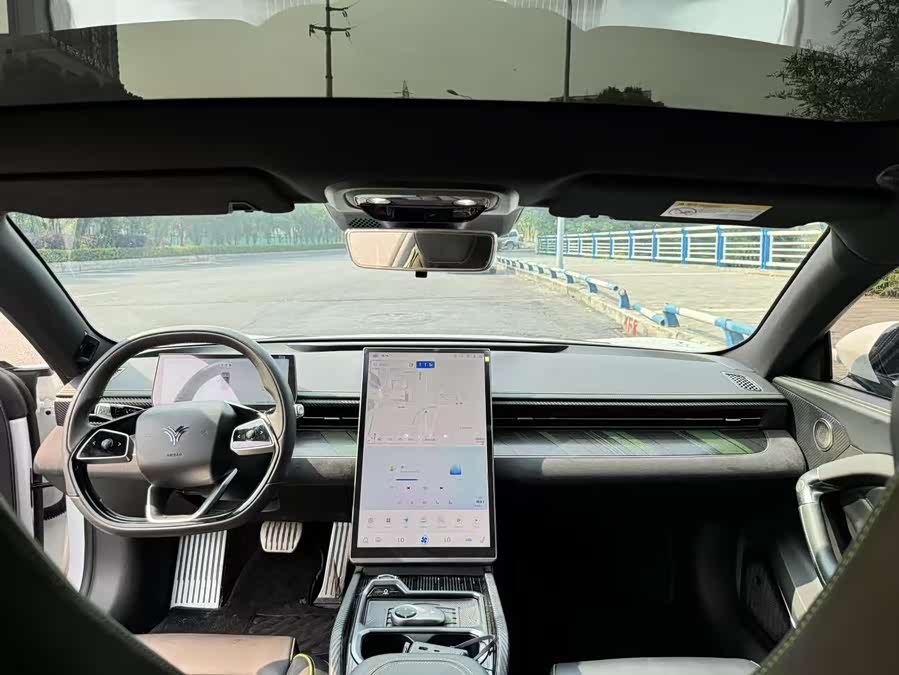 哪吒汽车 哪吒GT 2024 汽车图片 #10