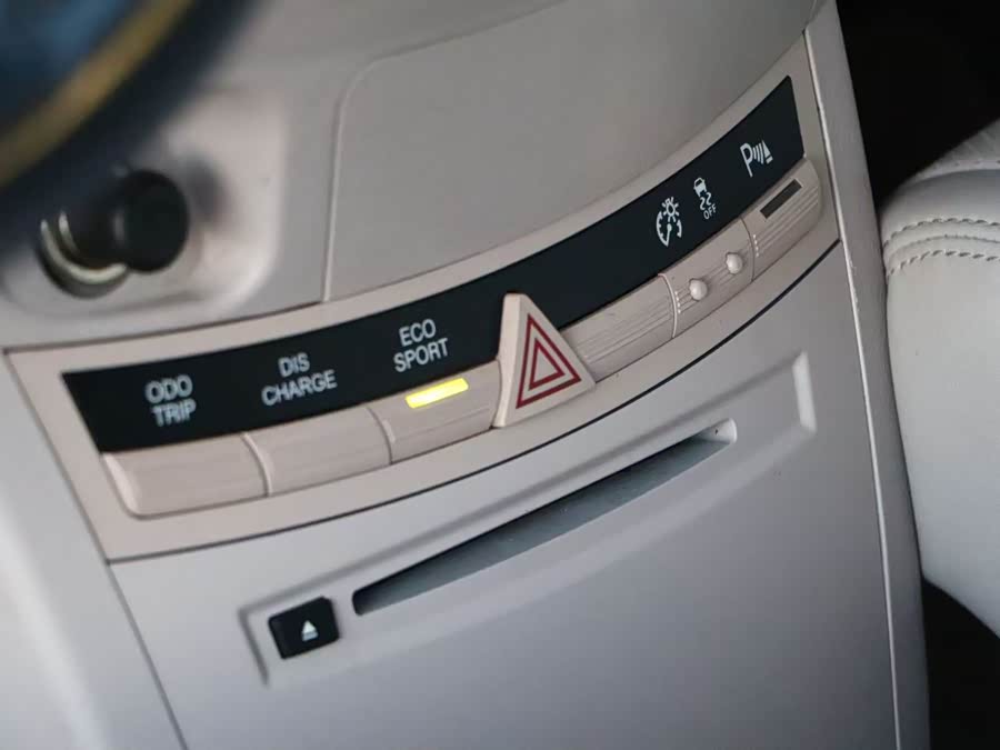 BYD e6 2016 #10 BYD e6 2016 car image #10