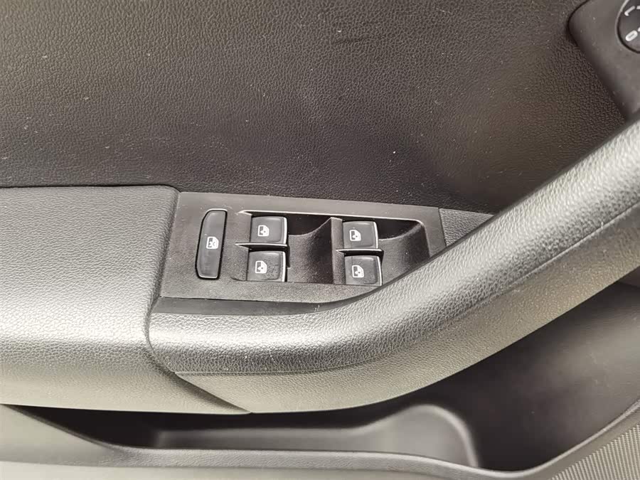 Skoda Octavia 2019 car image #10