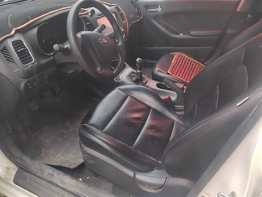 Kia Forte Koup 2015 car image #10