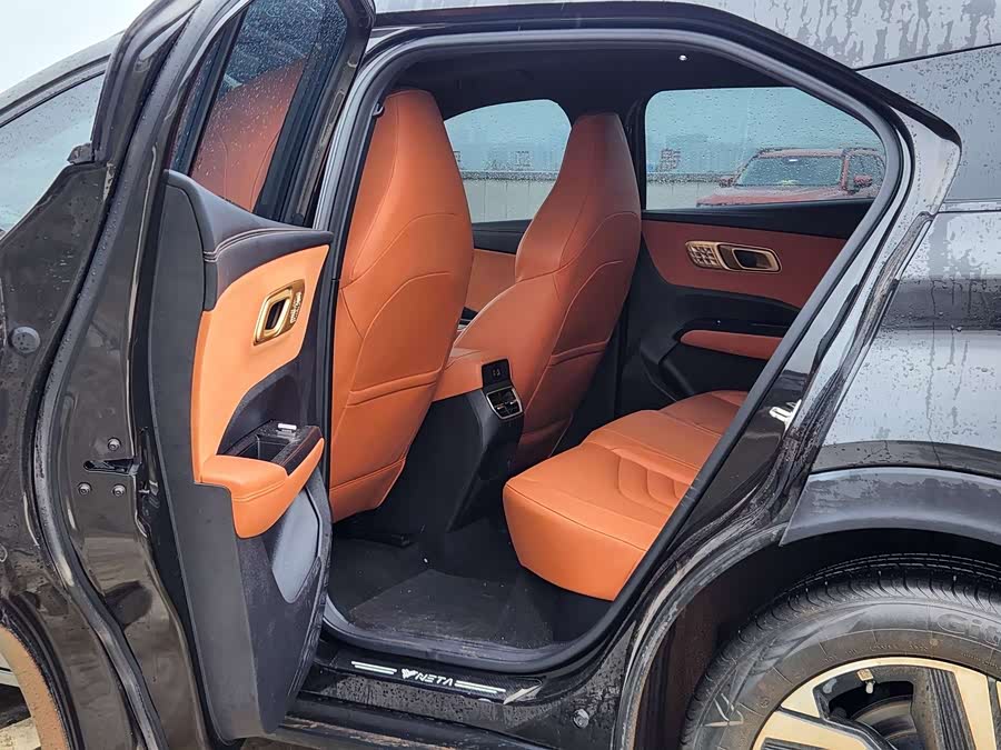 哪吒汽车 哪吒X 2024 汽车图片 #10