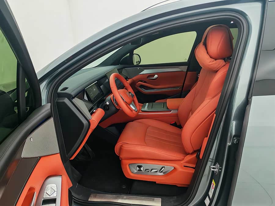 BYD Tang L 2025 صورة سيارة #10