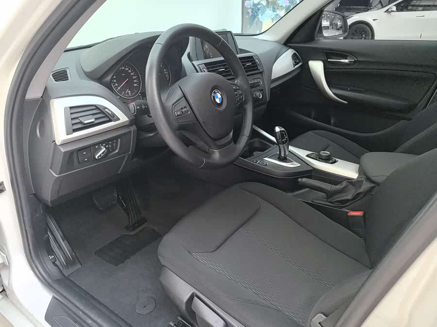 BMW 1 Series (Imported) 2015 car image #10