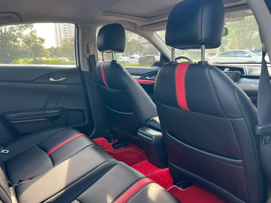 Honda Civic 2018 car image #10