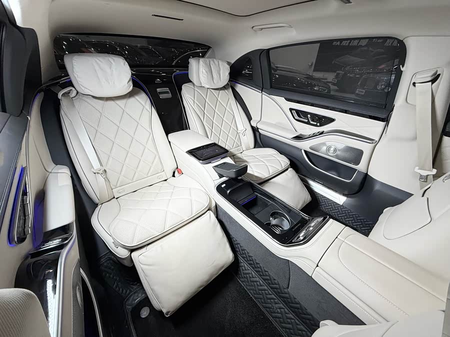 Mercedes-Benz Maybach S Class 2023 car image #10