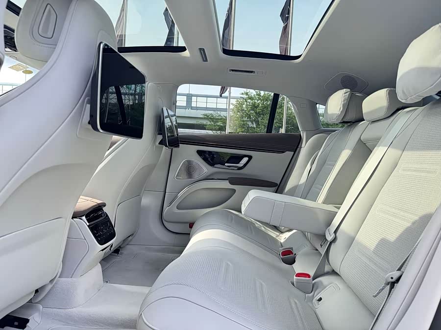 Mercedes-Benz EQS AMG 2025 #10 Mercedes-Benz EQS AMG 2025 car image #10