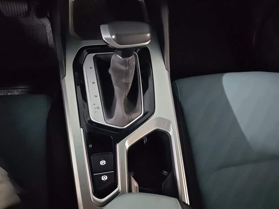 GEELY Emgrand L 2022 car image #10