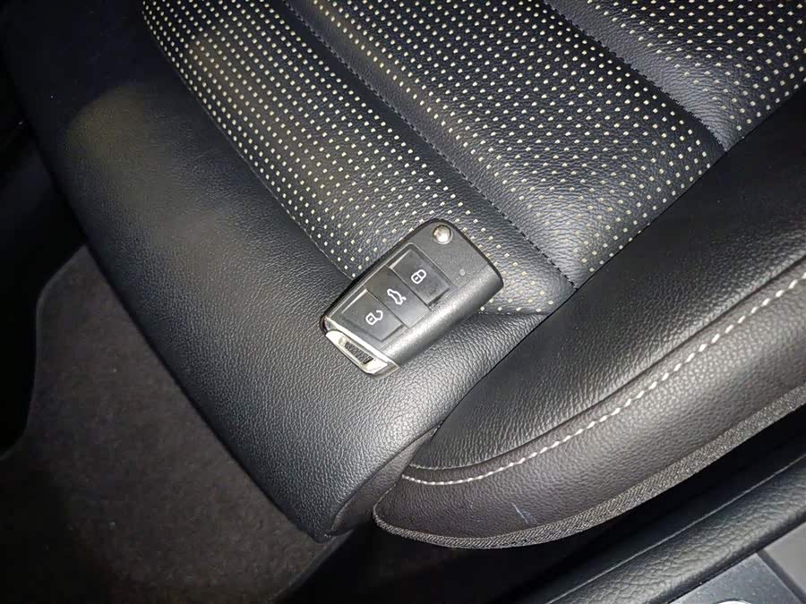 Volkswagen Golf New Energy (Imported) 2018 صورة سيارة #10