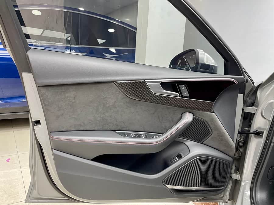 Audi S4 2020 car image #10