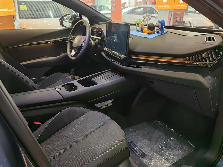 Volkswagen ID.UNYX 06 2025 #10 Volkswagen ID.UNYX 06 2025 imagen de coche #10