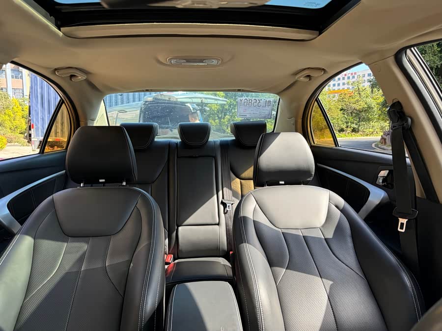 GEELY Emgrand 2017 car image #10