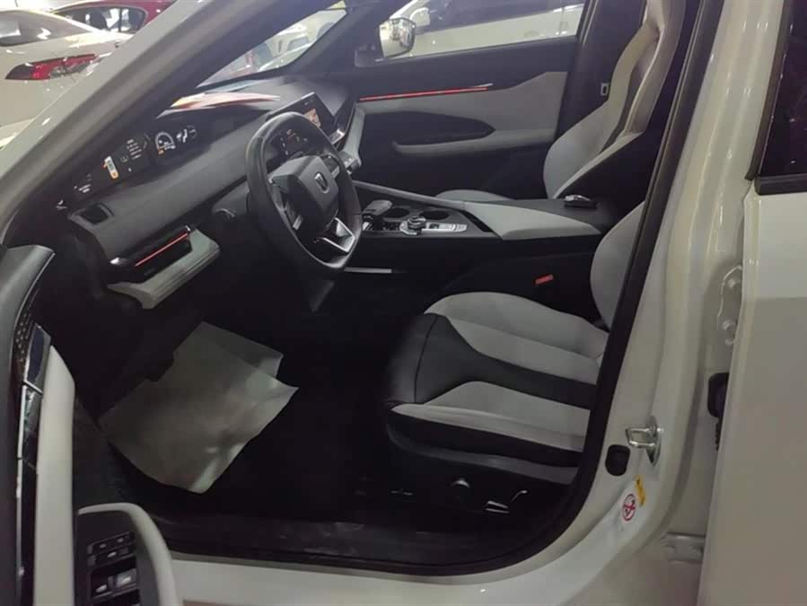 Changan UNI-V iDD 2024 car image #10