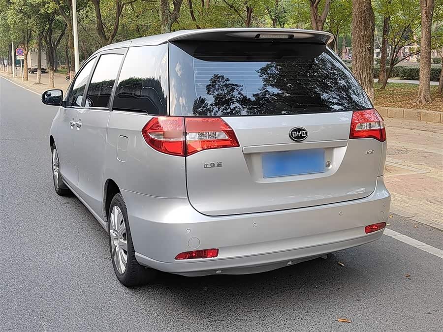 BYD M6 2016 #10 BYD M6 2016 car image #10