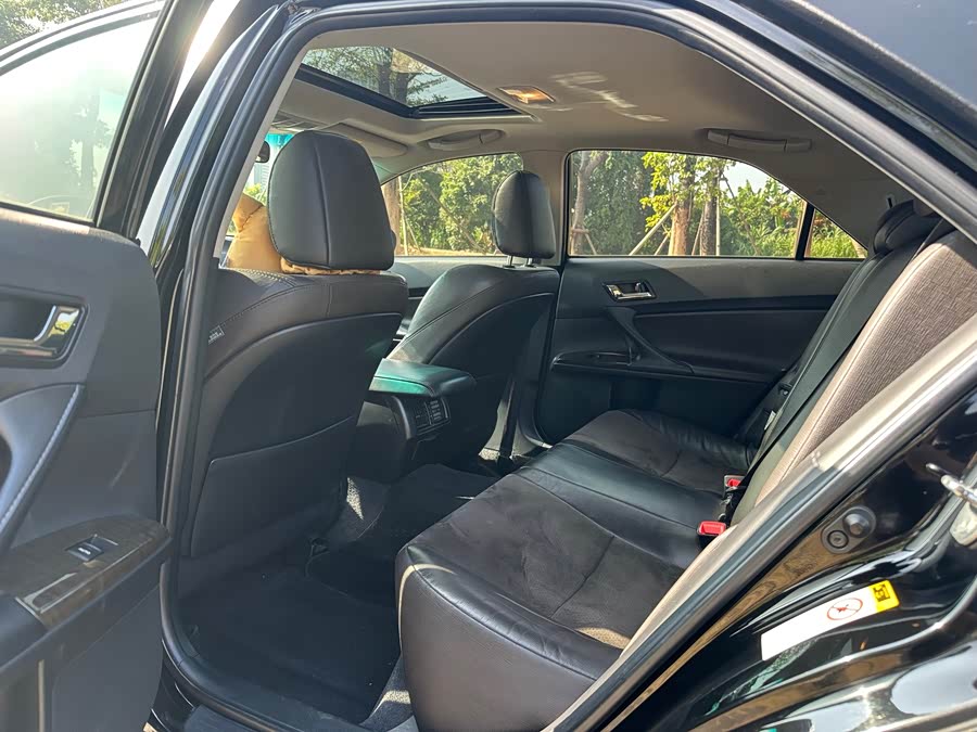 Toyota Reiz 2013 immagine di auto #10