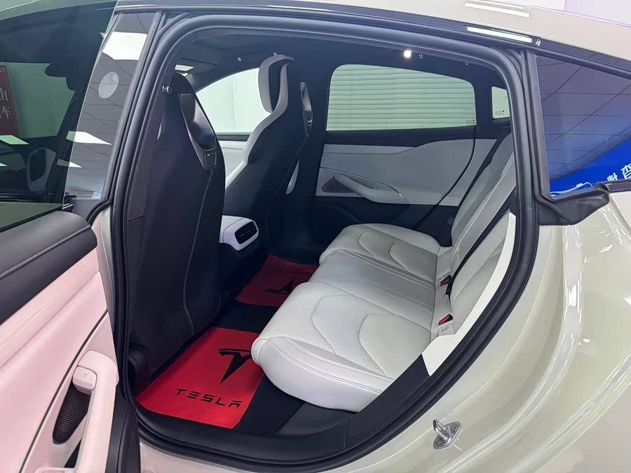MI SU7 2024 car image #10