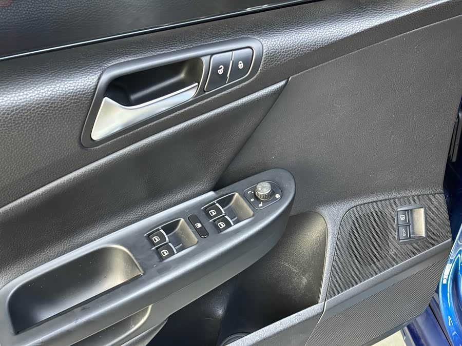 大众 Passat 2011 汽车图片 #10