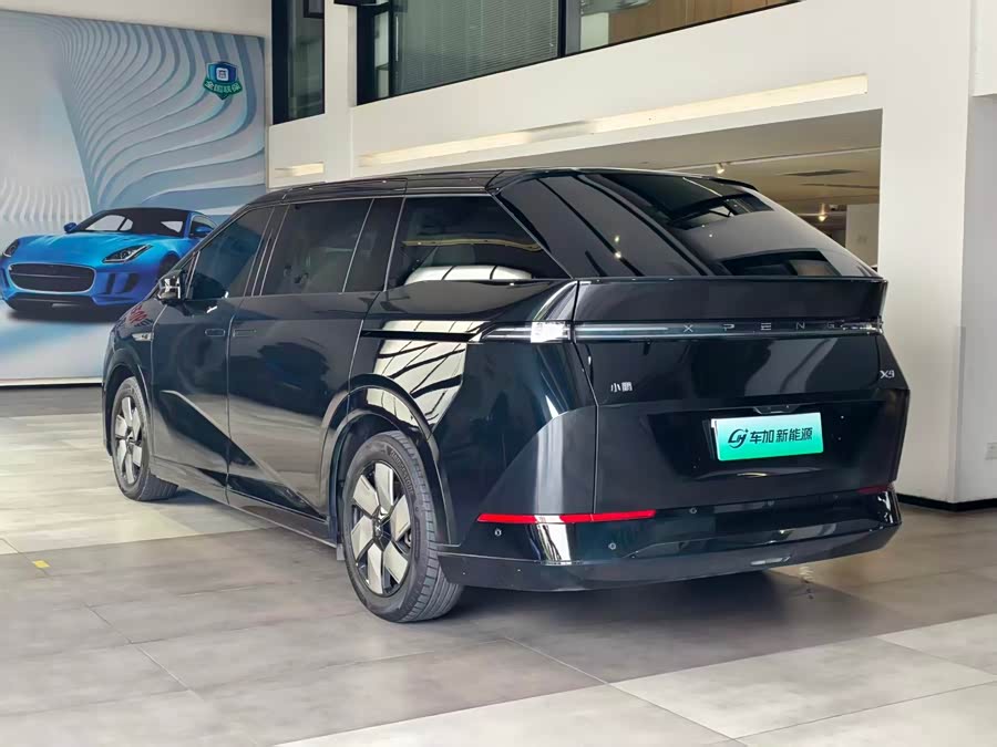 Xpeng X9 2024 صورة سيارة #10