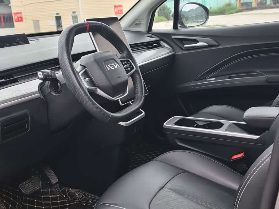 哪吒汽车 哪吒AYA 2025 汽车图片 #10