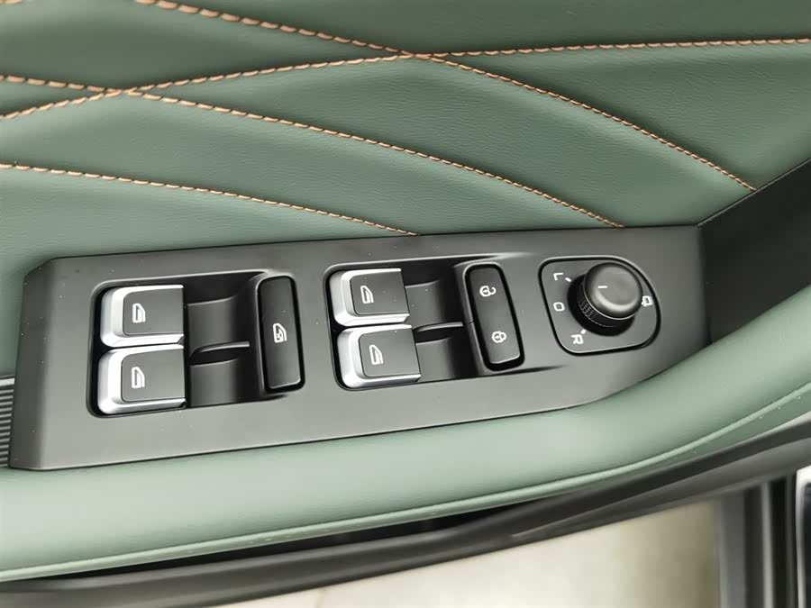 GEELY Okavango L 2025 car image #10