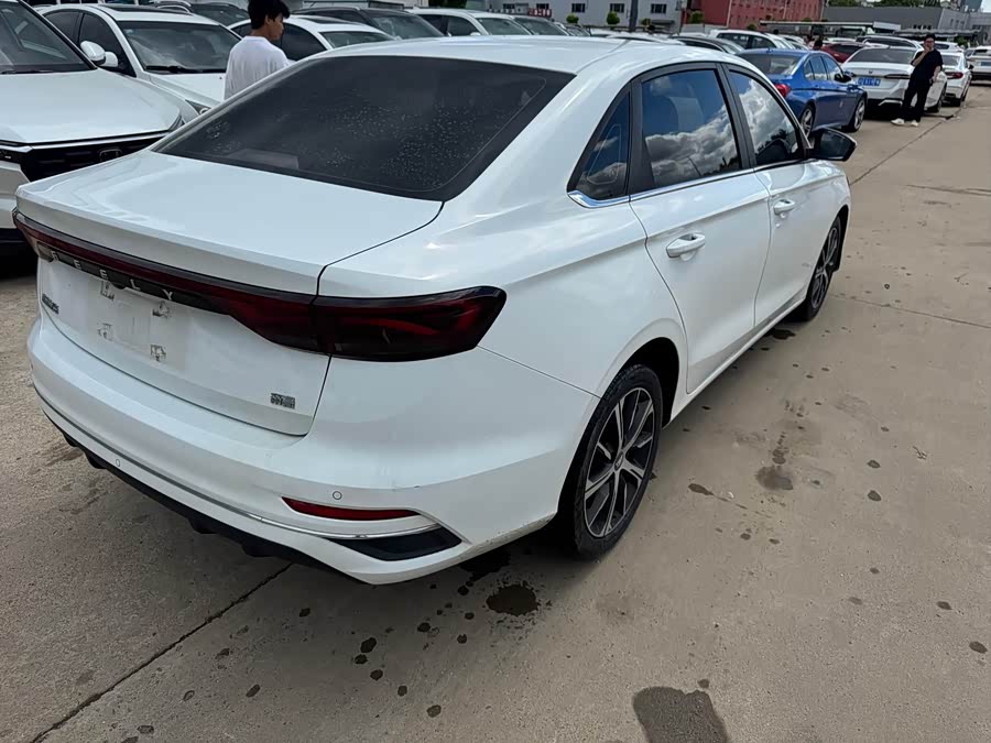 GEELY Emgrand 2021 car image #10