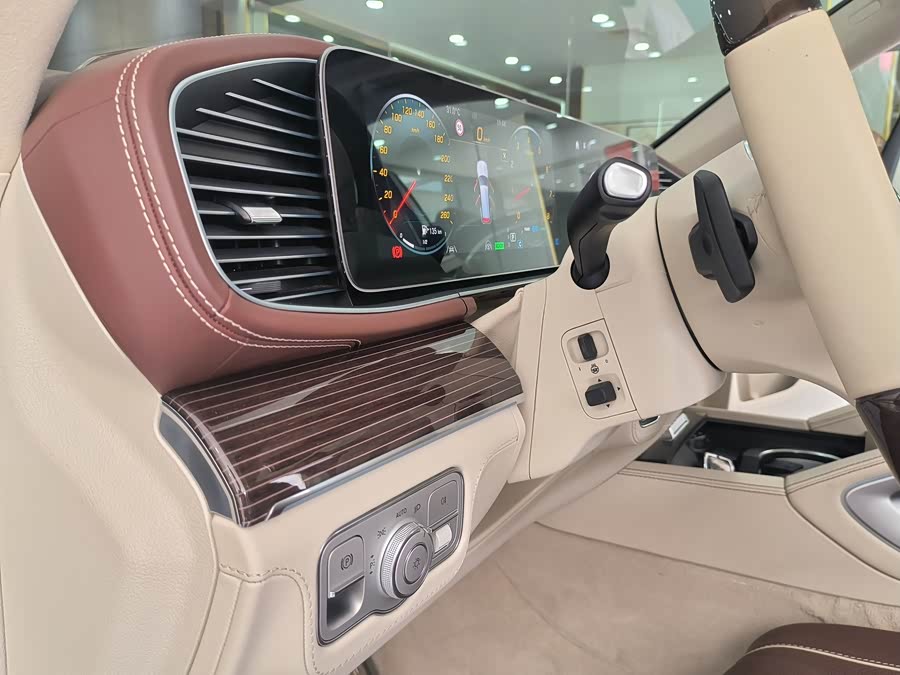 Mercedes-Benz Maybach GLS 2022 #10 Mercedes-Benz Maybach GLS 2022 car image #10