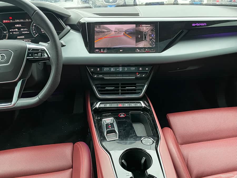 Audi e-tron GT 2024 صورة سيارة #10