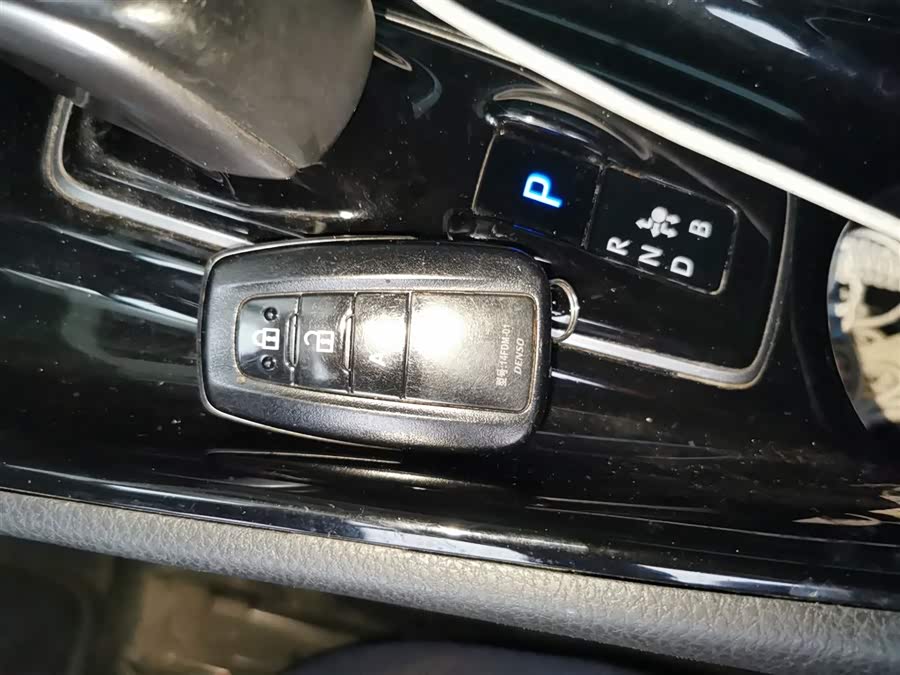 Toyota C-HR EV 2021 #10 Toyota C-HR EV 2021 immagine di auto #10