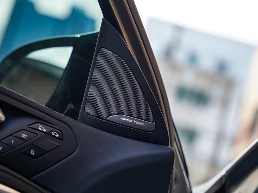 BMW X6 M 2022 #10 BMW X6 M 2022 car image #10