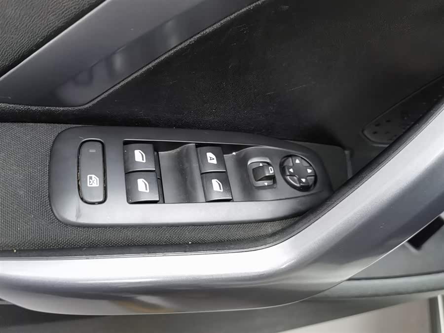 Peugeot 2008 2014 صورة سيارة #10
