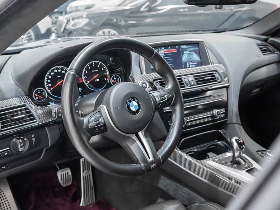 BMW M6 2014 car image #10